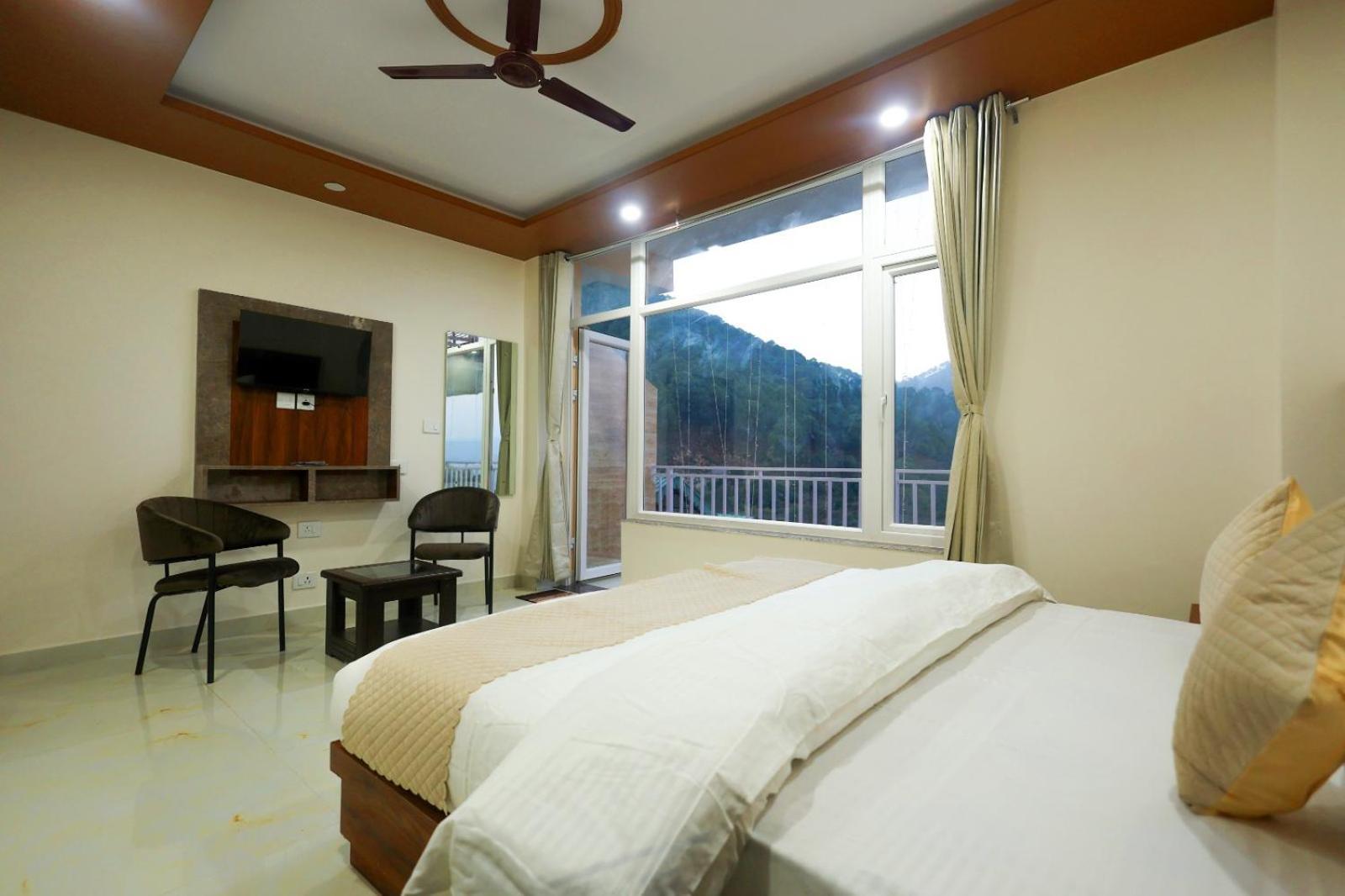 Hotel Mountain Shadow Kasauli Esterno foto